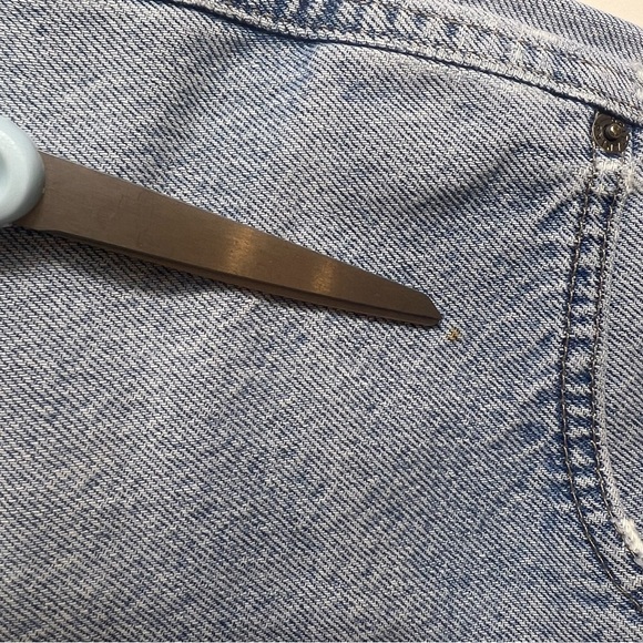 Brittania vintage size 4/6 pleated denim cut hem
427 - Picture 13 of 16